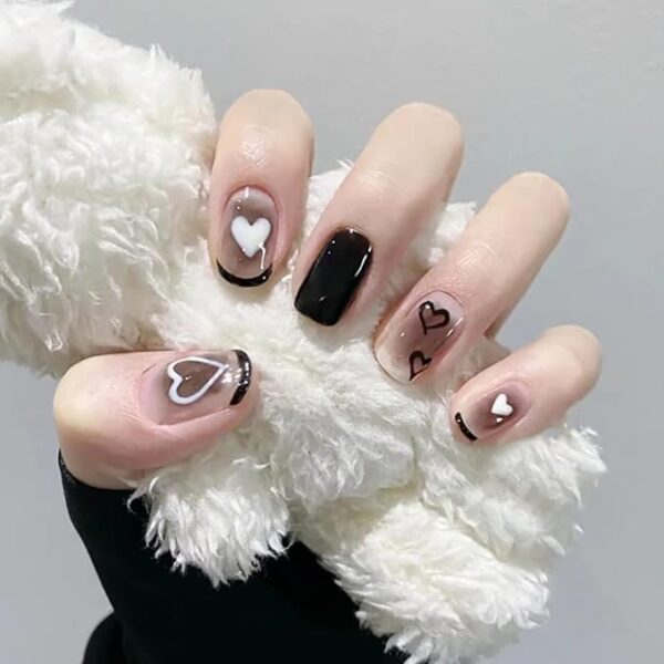 Black Love Press-On Nails – Chic Heart Design for a Romantic & Stylish Look 🖤🤍✨