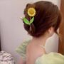 Sunflower Charm Claw Clip – Bright Floral Hair Accessory with Elegant Gold Finish 🌻💛✨ - Image 2