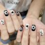 Monochrome Bloom Press-On Nails – Black & White Floral Nail Art 🖤🤍🌸