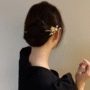 Golden Bloom Kanzashi – Elegant Floral Hair Stick with Pearls & Gold Finish ✨🤍🌸 - Image 2