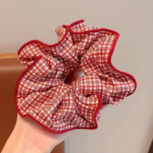 Vintage Plaid Scrunchie – Retro Checkered Hair Tie