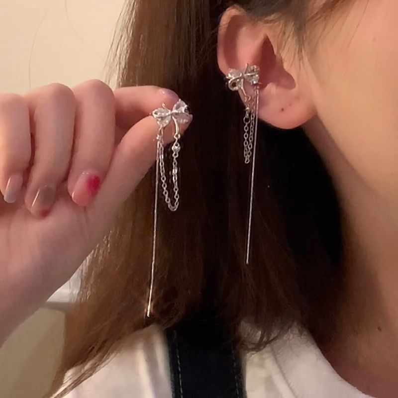 ca7697b7e46b564a5b3f59c90d5520ef β¨ Rose Gold Butterfly Chain Ear Cuff β Elegant Tassel Ear Climber for Women π¦ - Image 1